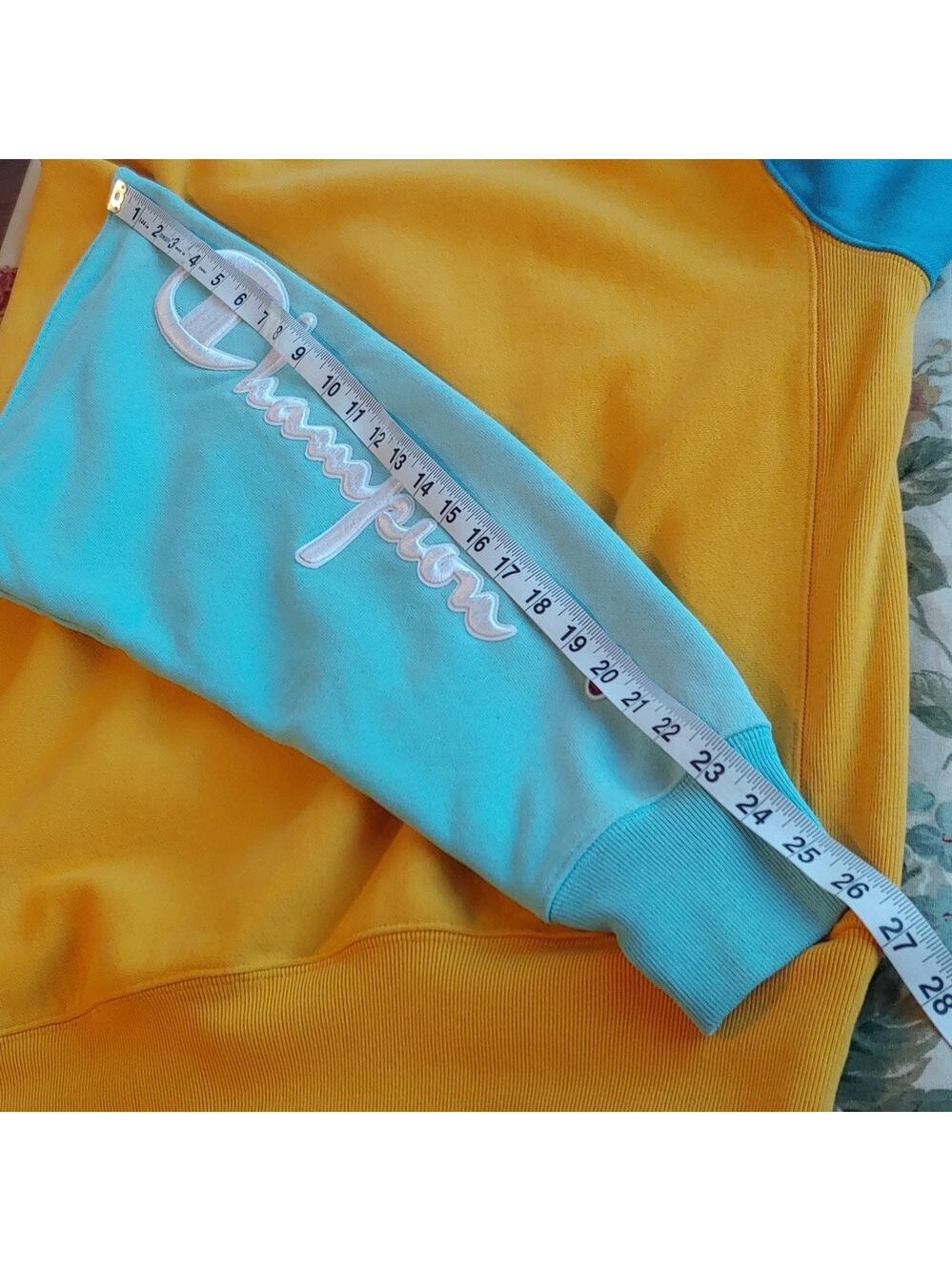 Champion Men's Embroidered Reverse Weave Crewneck in Mustard Teal size Large - Picture 11 of 15